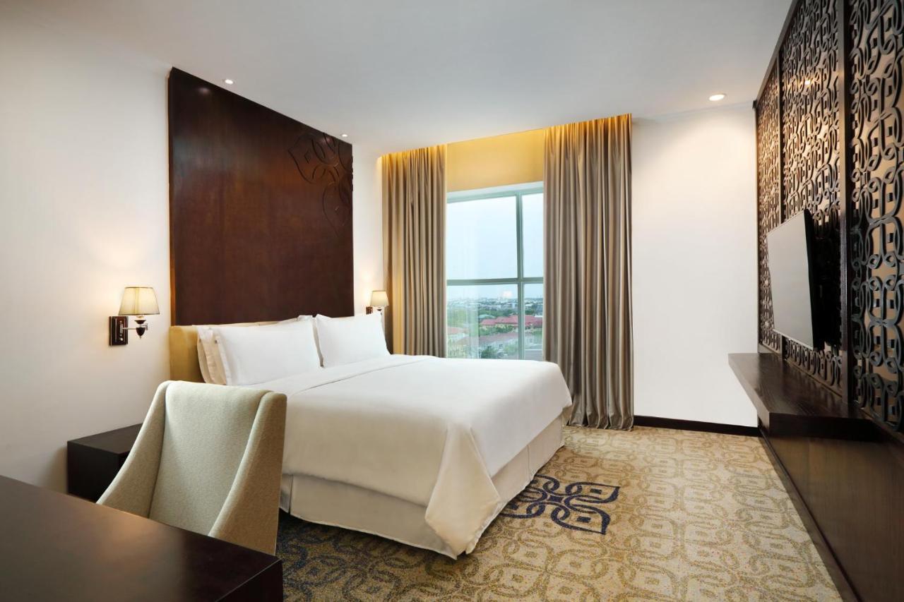 Four Points By Sheraton Makassar Exterior photo