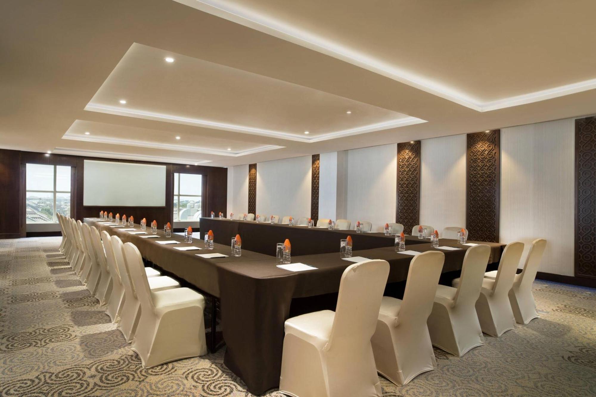 Four Points By Sheraton Makassar Exterior photo