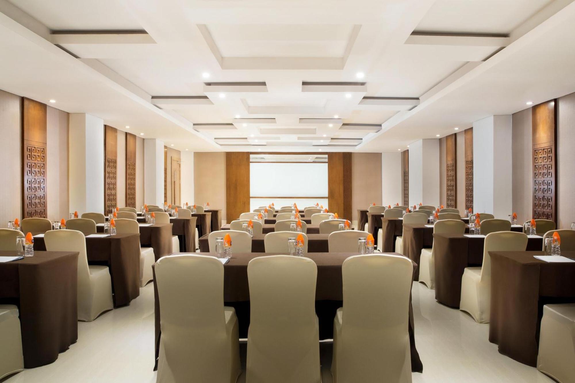 Four Points By Sheraton Makassar Exterior photo