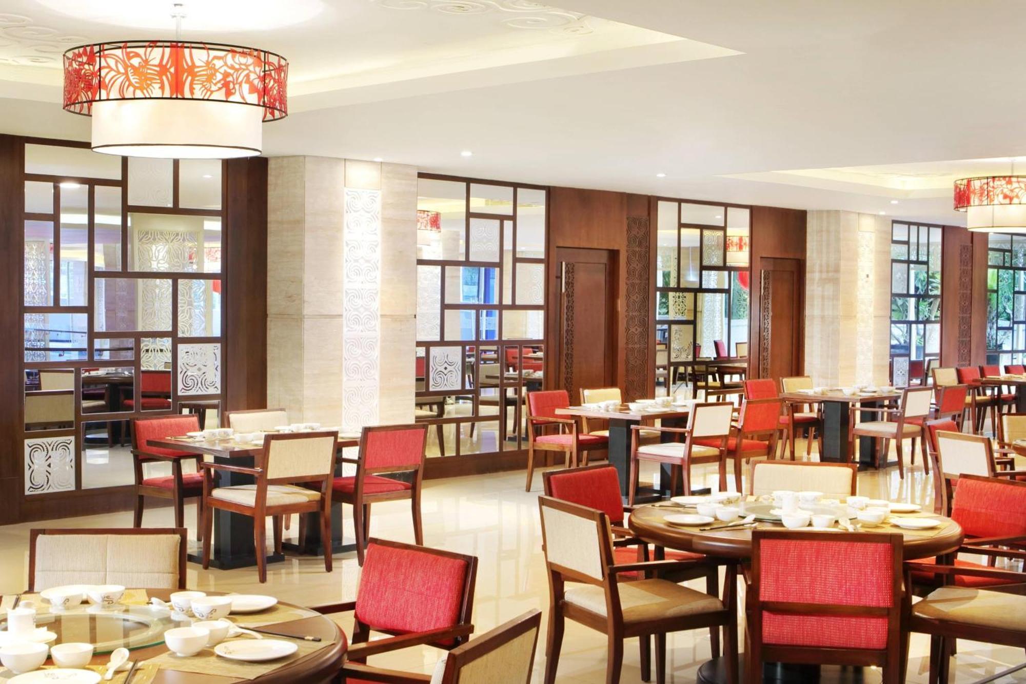 Four Points By Sheraton Makassar Exterior photo