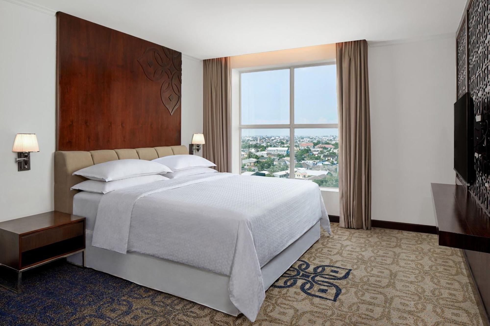 Four Points By Sheraton Makassar Exterior photo