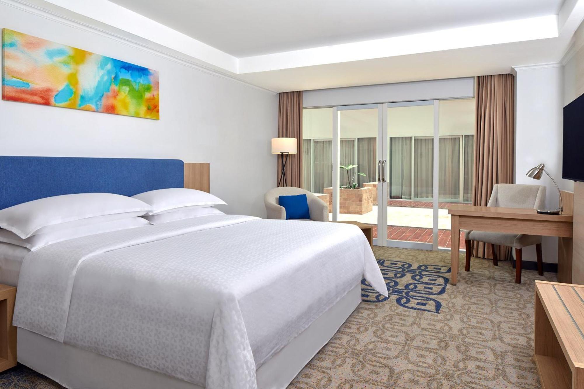 Four Points By Sheraton Makassar Exterior photo