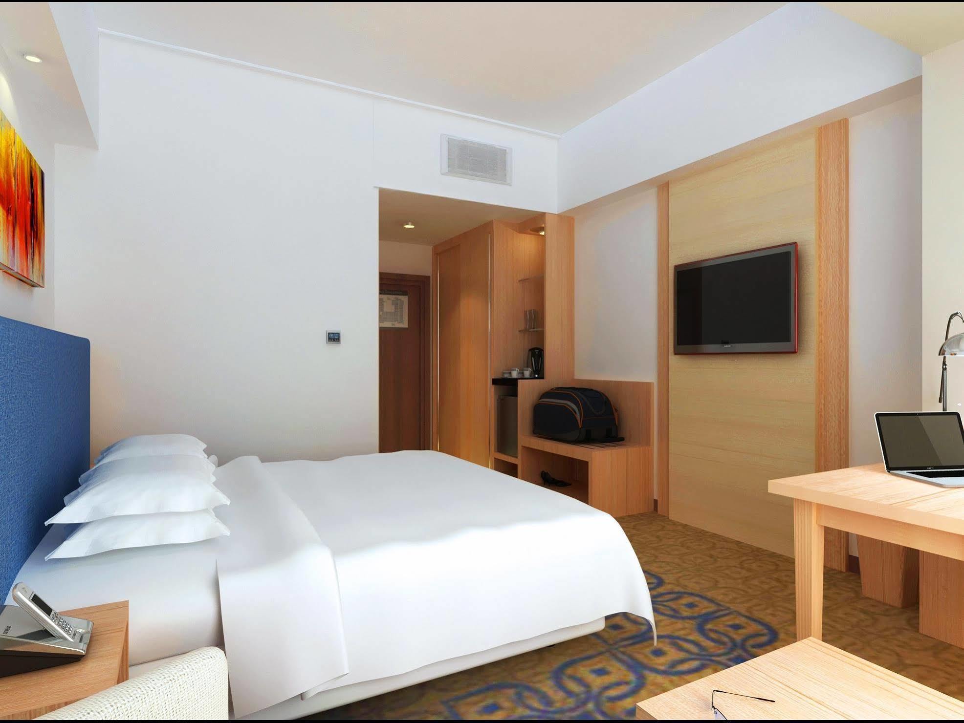 Four Points By Sheraton Makassar Exterior photo